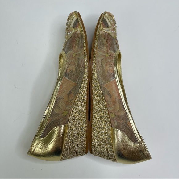 VINTAGE Roberto Capucci Gold Floral Embroidered Metallic Espadrille Wedges Shoes - Picture 7 of 13
